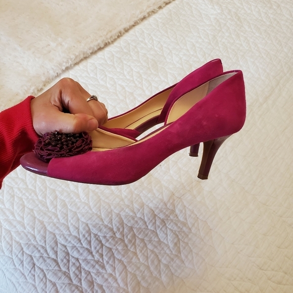 Alex Marie pink suede heels with a bow front. Size 6.5 - Picture 6 of 8